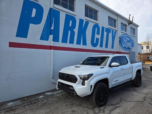 2024 Toyota Tacoma Hybrid TRD Sport