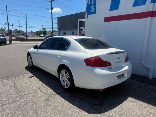 Moonlight White 2010 INFINITI G37x Base