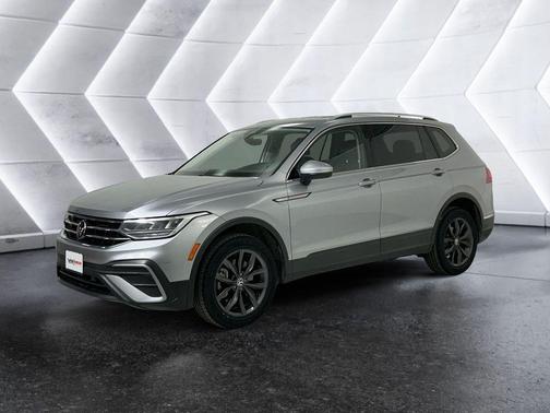 Pyrite Silver Metallic 2023 Volkswagen Tiguan 2.0T SE