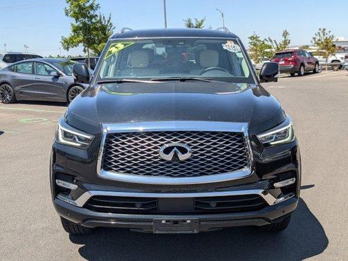 2023 INFINITI QX80 Luxe