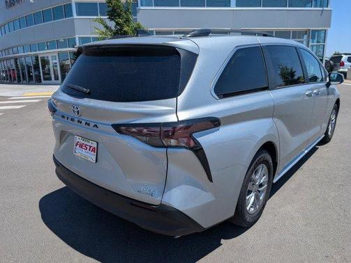 2023 Toyota Sienna XLE