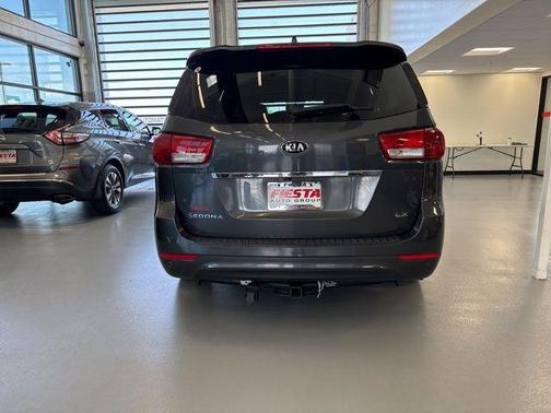 2018 Kia Sedona LX