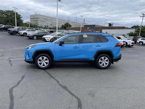 Photo 2 of 21 of 2021 Toyota RAV4 LE