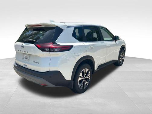 Pearl White Tricoat 2023 Nissan Rogue SV