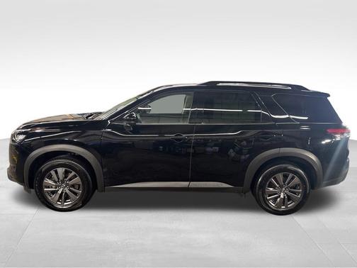 2023 Nissan Pathfinder SV