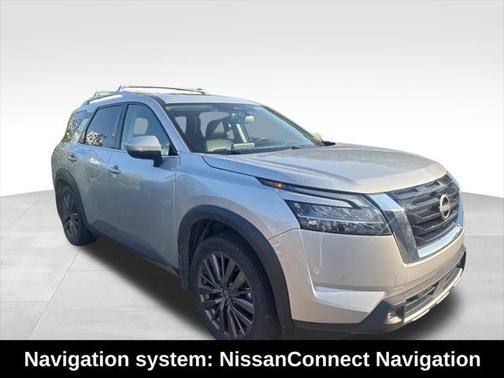 2022 Nissan Pathfinder SL