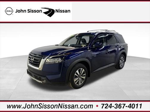 2022 Nissan Pathfinder SL