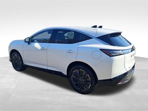 Everest White Pearl Tricoat 2026 Nissan Murano Platinum