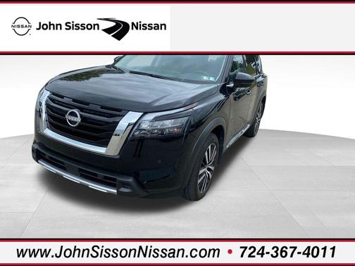 Super Black 2025 Nissan Pathfinder Platinum