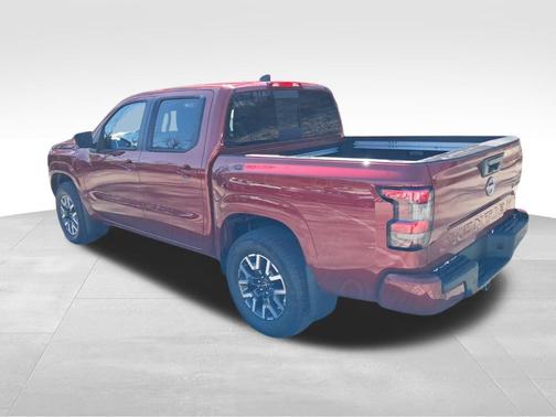 2025 Nissan Frontier SL