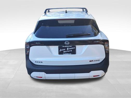2026 Nissan Kicks SR