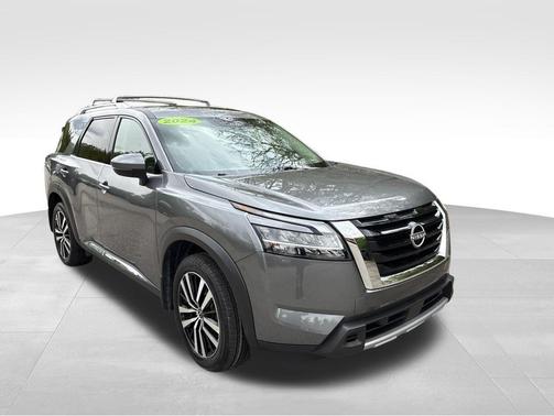 Gun Metallic 2024 Nissan Pathfinder Platinum