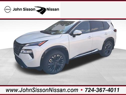 Everest White Pearl Tricoat 2026 Nissan Rogue Platinum