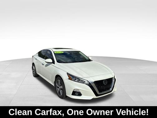 Pearl White Tricoat 2019 Nissan Altima 2.5 SL