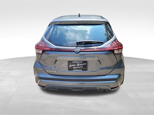 2025 Nissan Kicks S