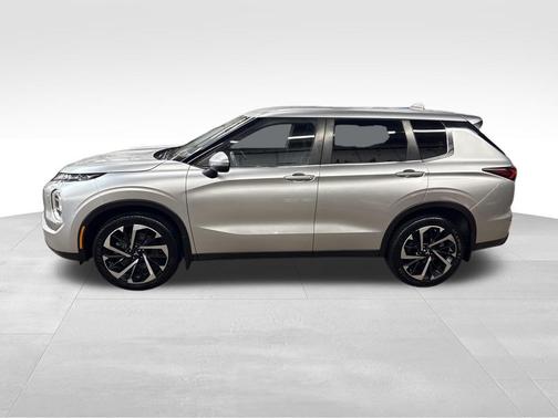 2022 Mitsubishi Outlander ES