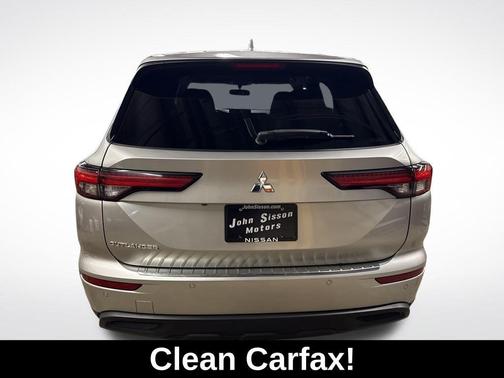 2022 Mitsubishi Outlander ES