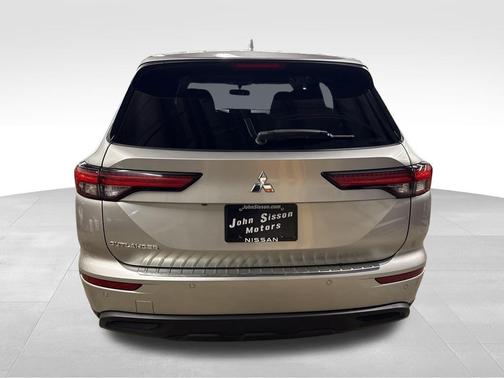 2022 Mitsubishi Outlander ES