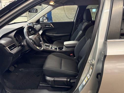 2022 Mitsubishi Outlander ES