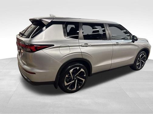 2022 Mitsubishi Outlander ES