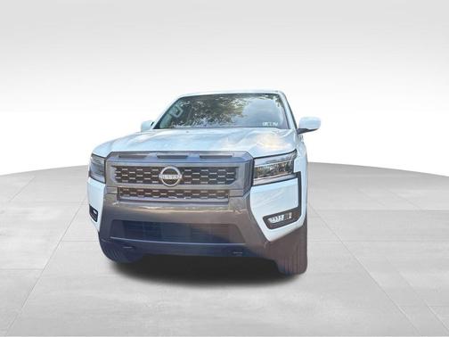 2025 Nissan Frontier SL