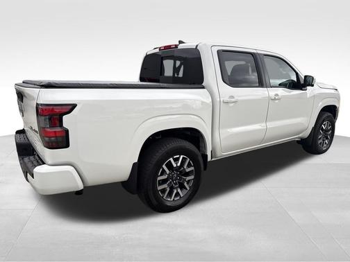 2025 Nissan Frontier SL
