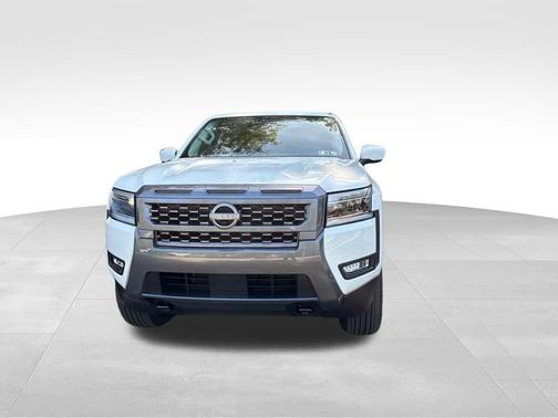 2025 Nissan Frontier SL