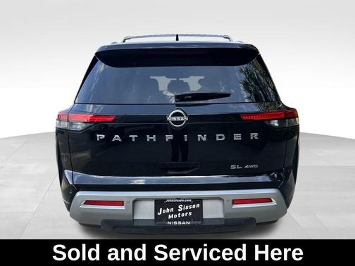 2023 Nissan Pathfinder SL