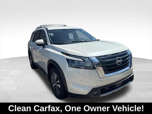 2023 Nissan Pathfinder SL
