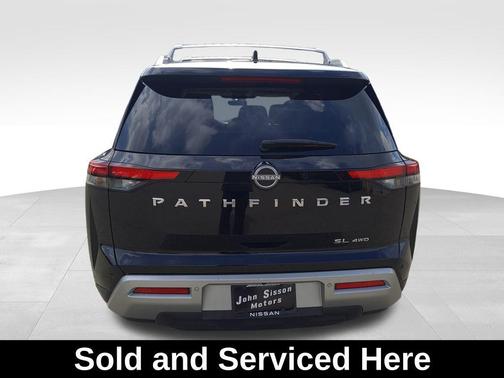 2024 Nissan Pathfinder SL