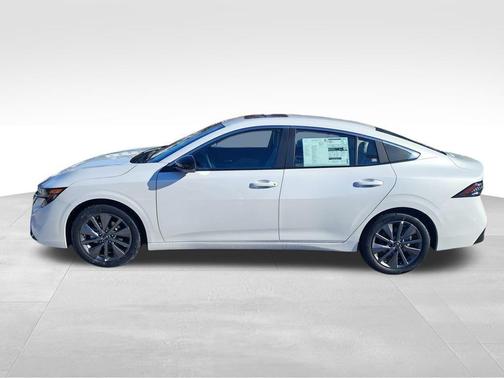 Aspen White Tricoat 2026 Nissan Sentra SL