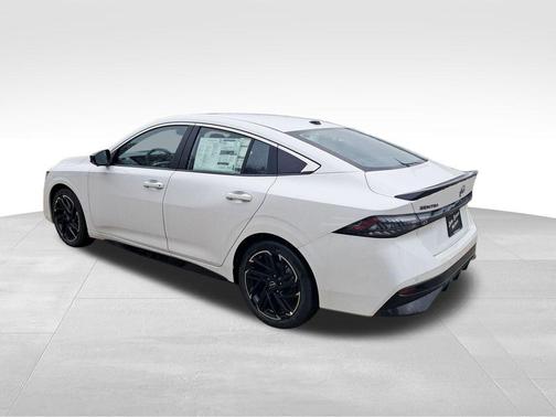 Aspen White Tricoat 2026 Nissan Sentra SR