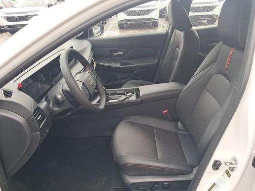 Aspen White Tricoat 2026 Nissan Sentra SR