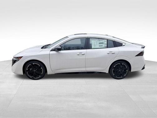 Aspen White Tricoat 2026 Nissan Sentra SR