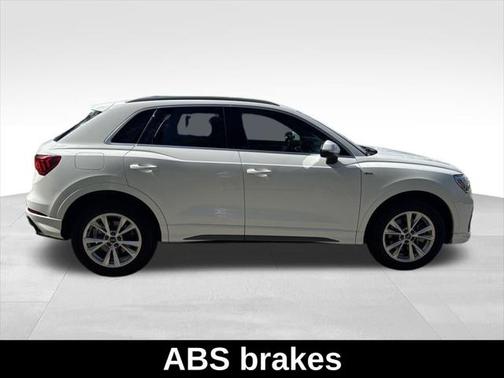 2023 Audi Q3 Premium