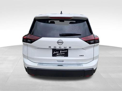 Everest White Pearl Tricoat 2026 Nissan Rogue SV