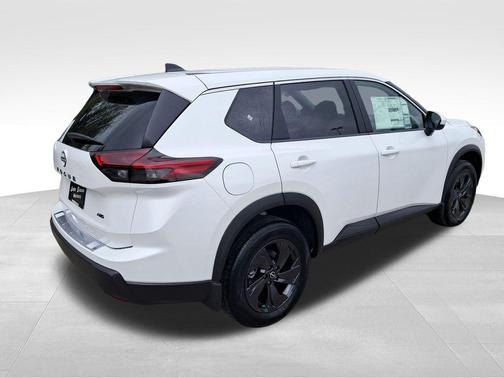 Everest White Pearl Tricoat 2026 Nissan Rogue SV