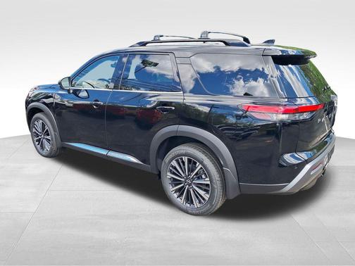 Super Black 2026 Nissan Pathfinder Platinum
