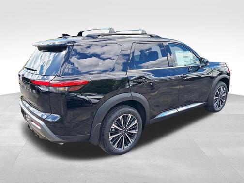 Super Black 2026 Nissan Pathfinder Platinum