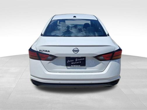 Glacier White 2026 Nissan Altima 2.5 SV