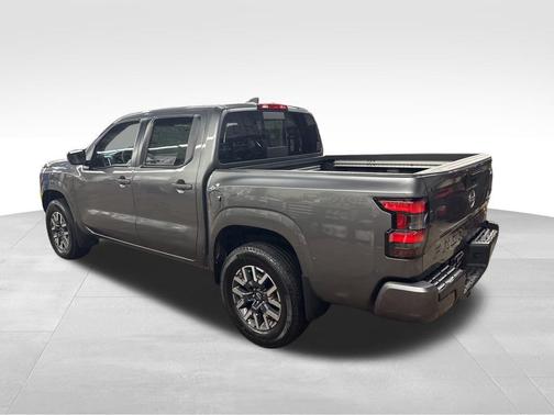 2024 Nissan Frontier SL