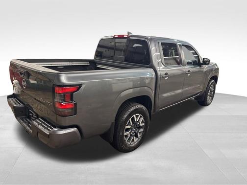 2024 Nissan Frontier SL