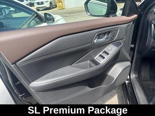 2022 Nissan Rogue SL