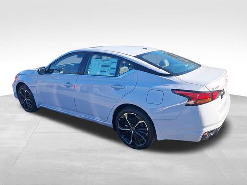 2025 Nissan Altima 2.5 SR