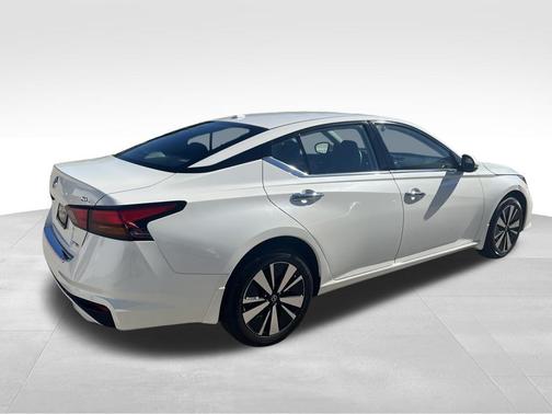 2022 Nissan Altima 2.5 SL