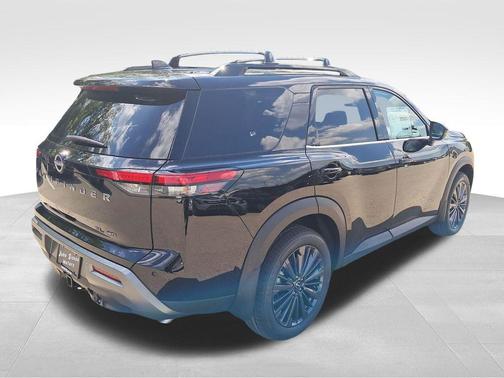 Super Black 2026 Nissan Pathfinder SL