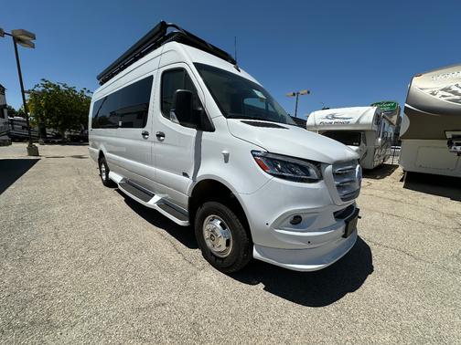 2025 Mercedes-Benz Sprinter 2500 High Roof