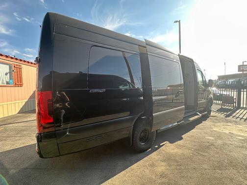 2025 Mercedes-Benz Sprinter 2500 High Roof