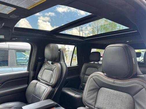 Infinite Black Metallic 2024 Lincoln Navigator L Black Label