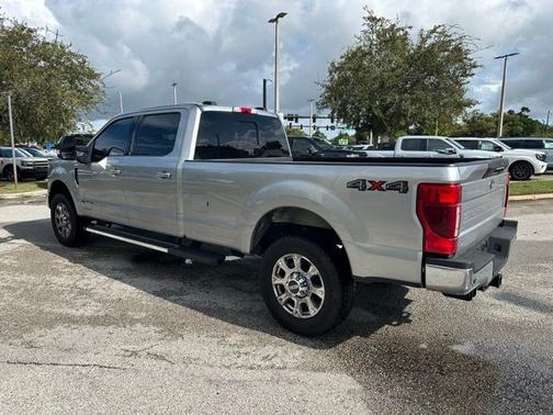 2022 Ford F-350 LARIAT SUPER DUTY